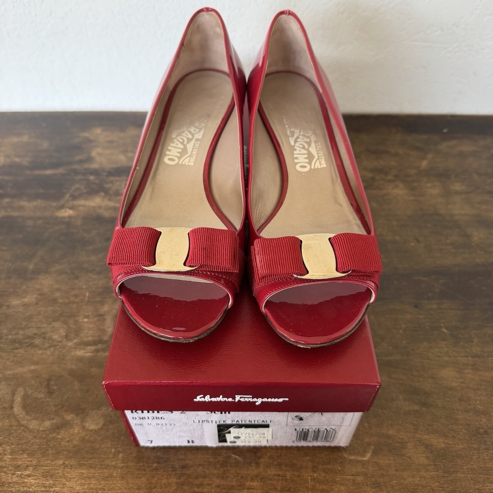 Salvatore Ferragamo Lipstick Red Patent Peep Toe Bow Pumps Kitten Heel 7B W/ Box
